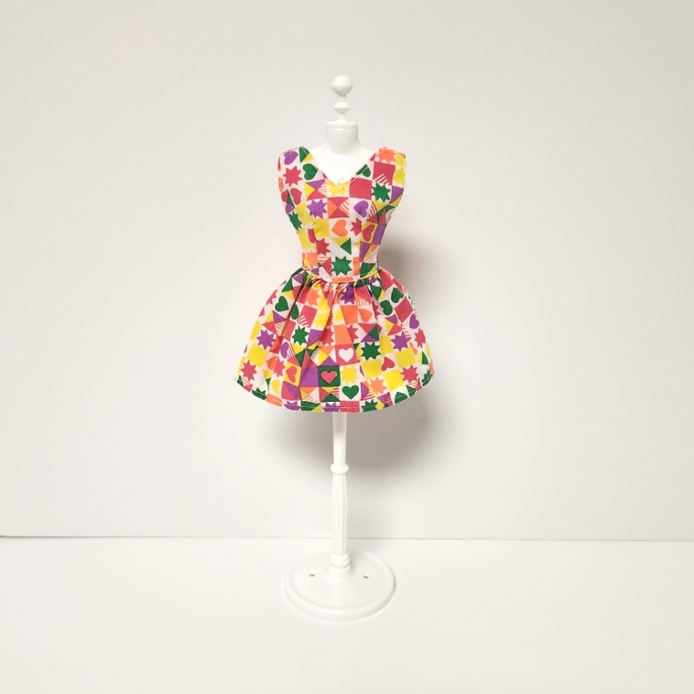 5/$20  1996 Barbie 6 Fashions Dress